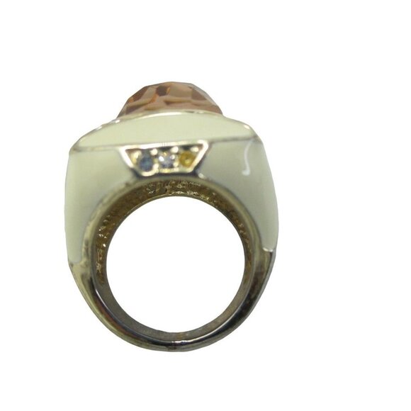 Vintage Cream and Gold Ring with Pink Gemstone - Picture 5 of 8